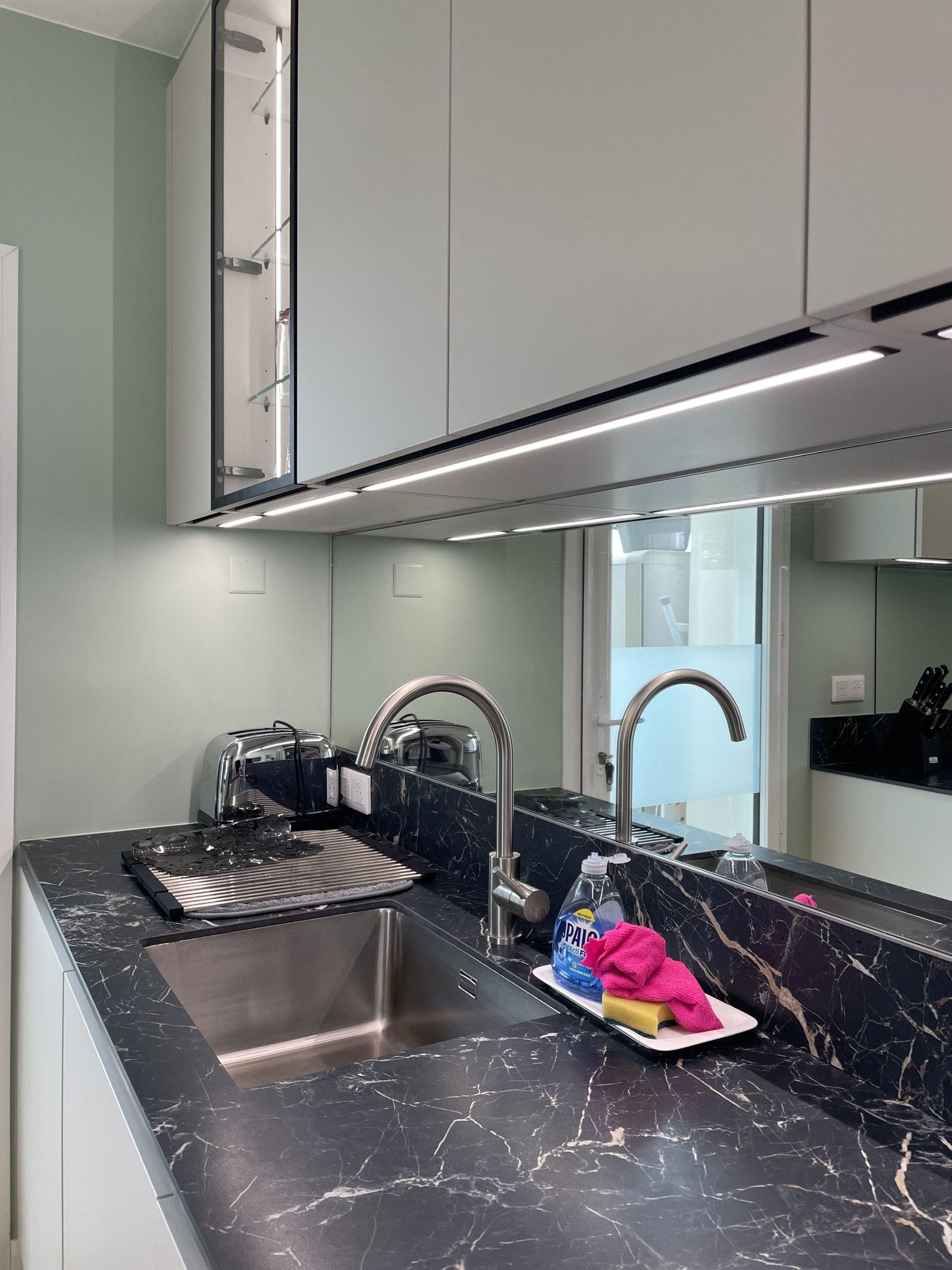 évier, agencement cuisine réalisé par Idea Mobilier, 49220 Grez-Neuville